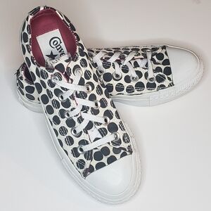 Converse low Chuck Taylor lace up black and white polka dot women's size 5.5